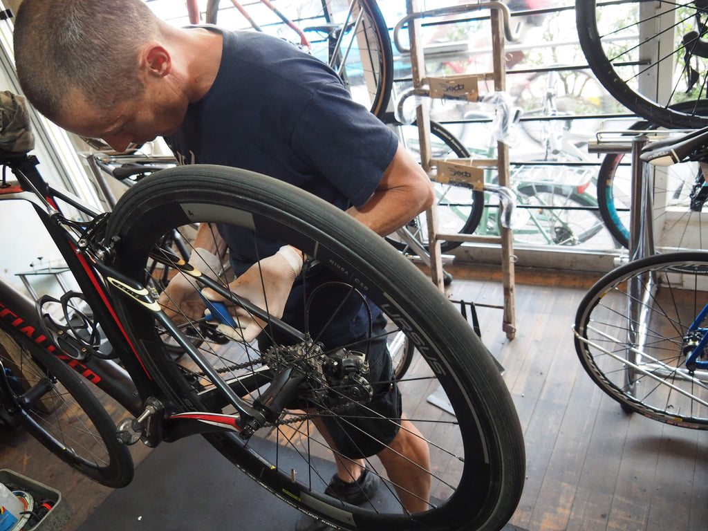 Bike Mechanics : Inventing the Bicycle