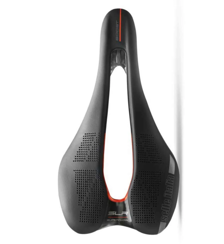 road bike saddle in carbon rails by Selle Italia