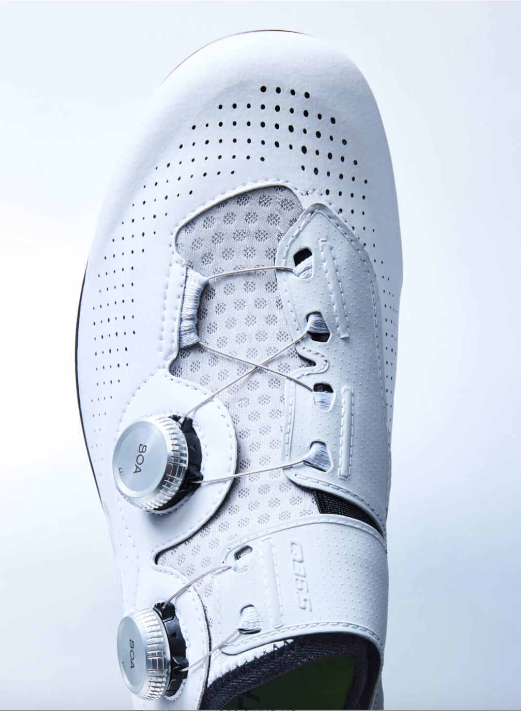 3D knitted upper of Q36.5 Unique Pro cycling shoe showing ventilation and seamless Italian craftsmanship