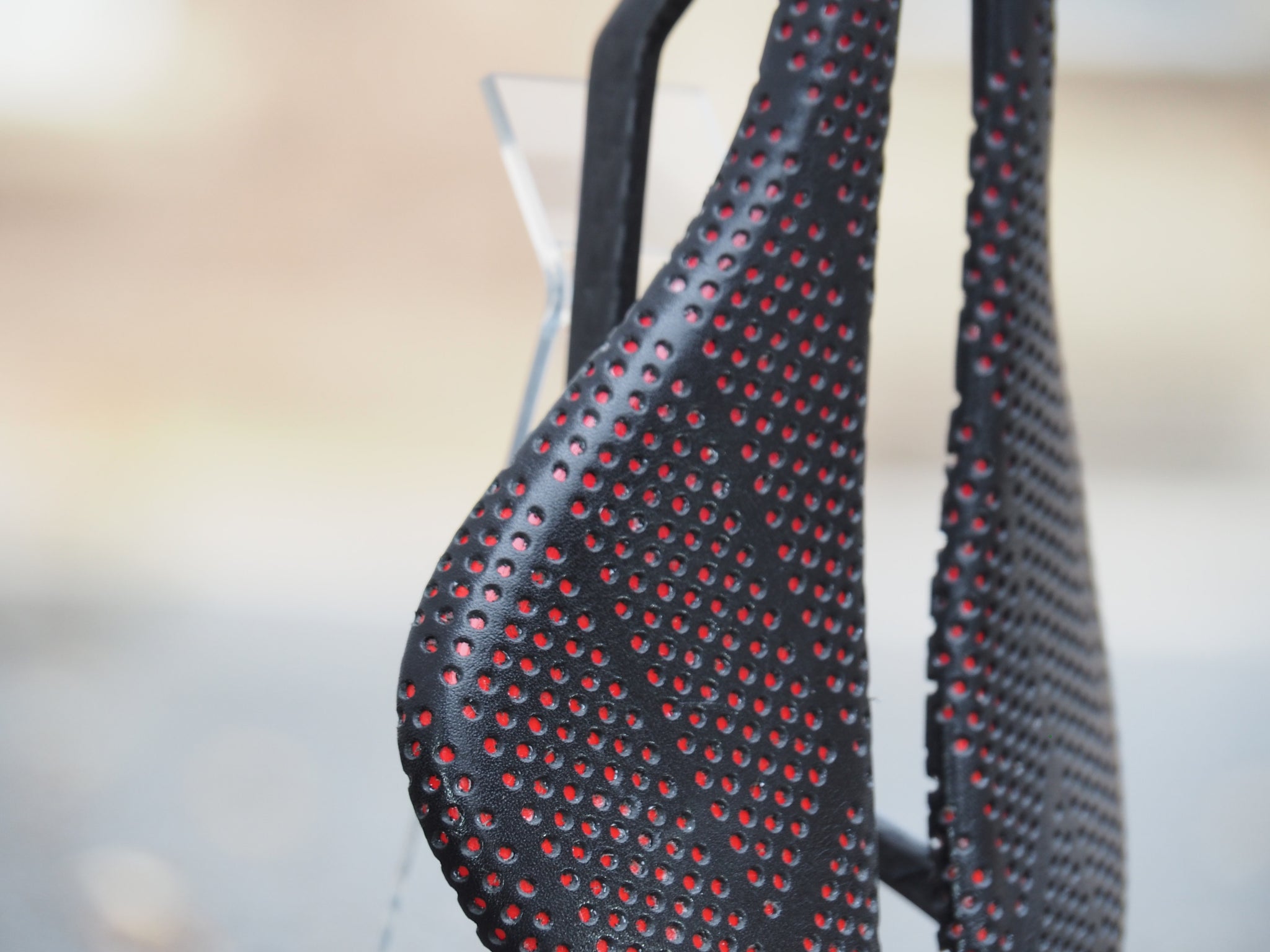 SADDLE GARDENA HERITAGE RED ALPITUDE COMPONENTS IN CARBON CYCLING SYDNEY AUSTRALIA BIKE SHOP