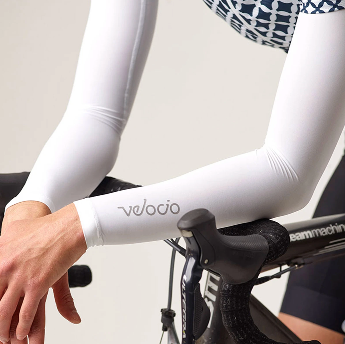 VELOCIO ARM SCREEN SUN PROTECTOR WHITE CYCLING SYDNEY AUSTRALIA BIKE SHOP