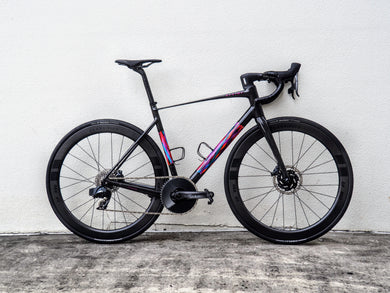 Reviewing Titici and the Vento: Custom Carbon road bike