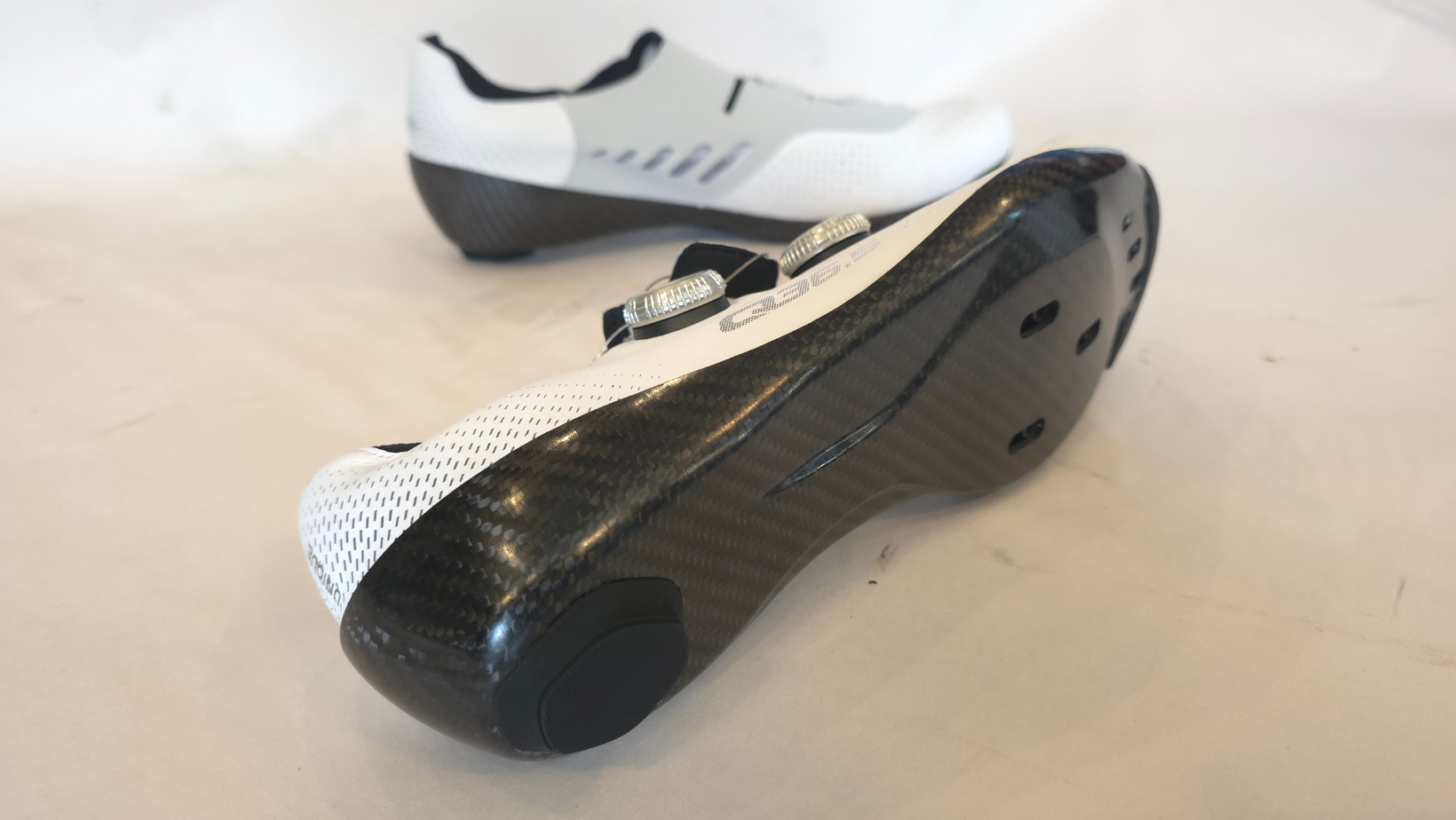 Close range image of heel cup and inner lining on Q36.5 Unique Pro shoe for improved stability and comfort.