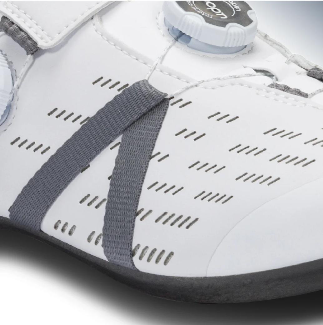 Close-up of Udog Cento strap and woven lace system