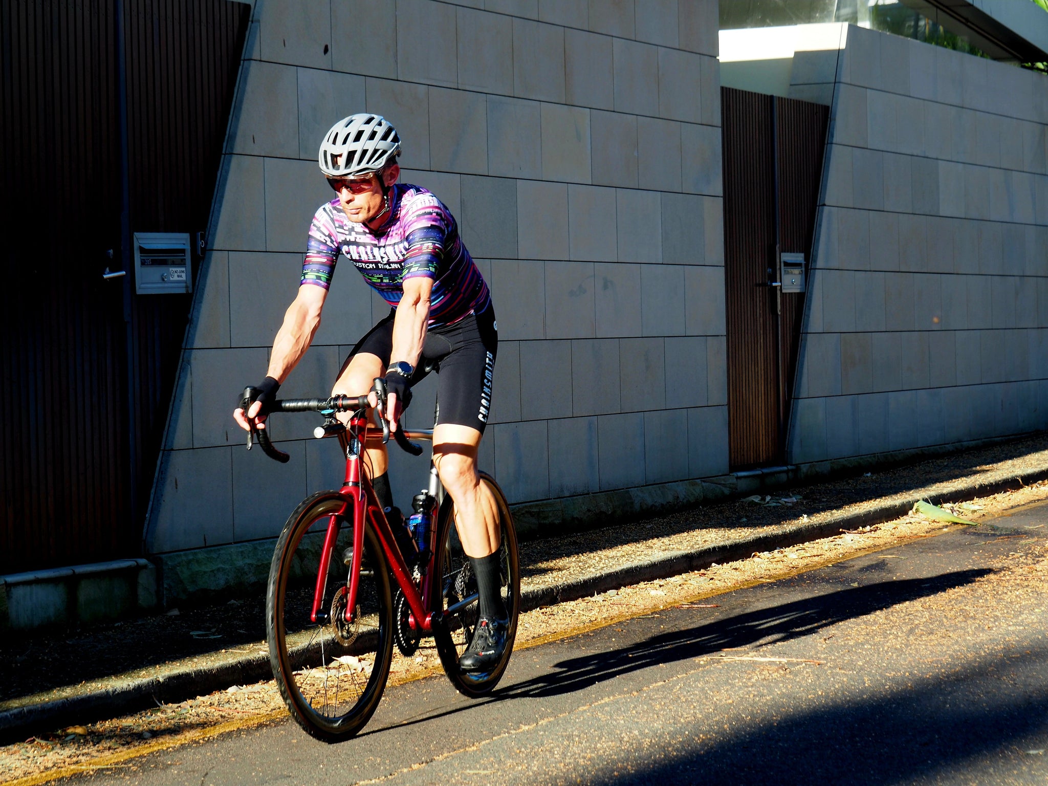 riding in the chainsmith rosti team kit