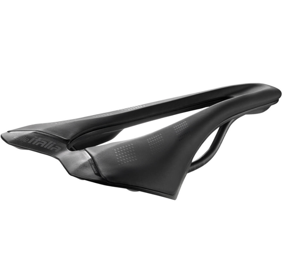 Selle Italia Advan Black bicycle saddle on a white background