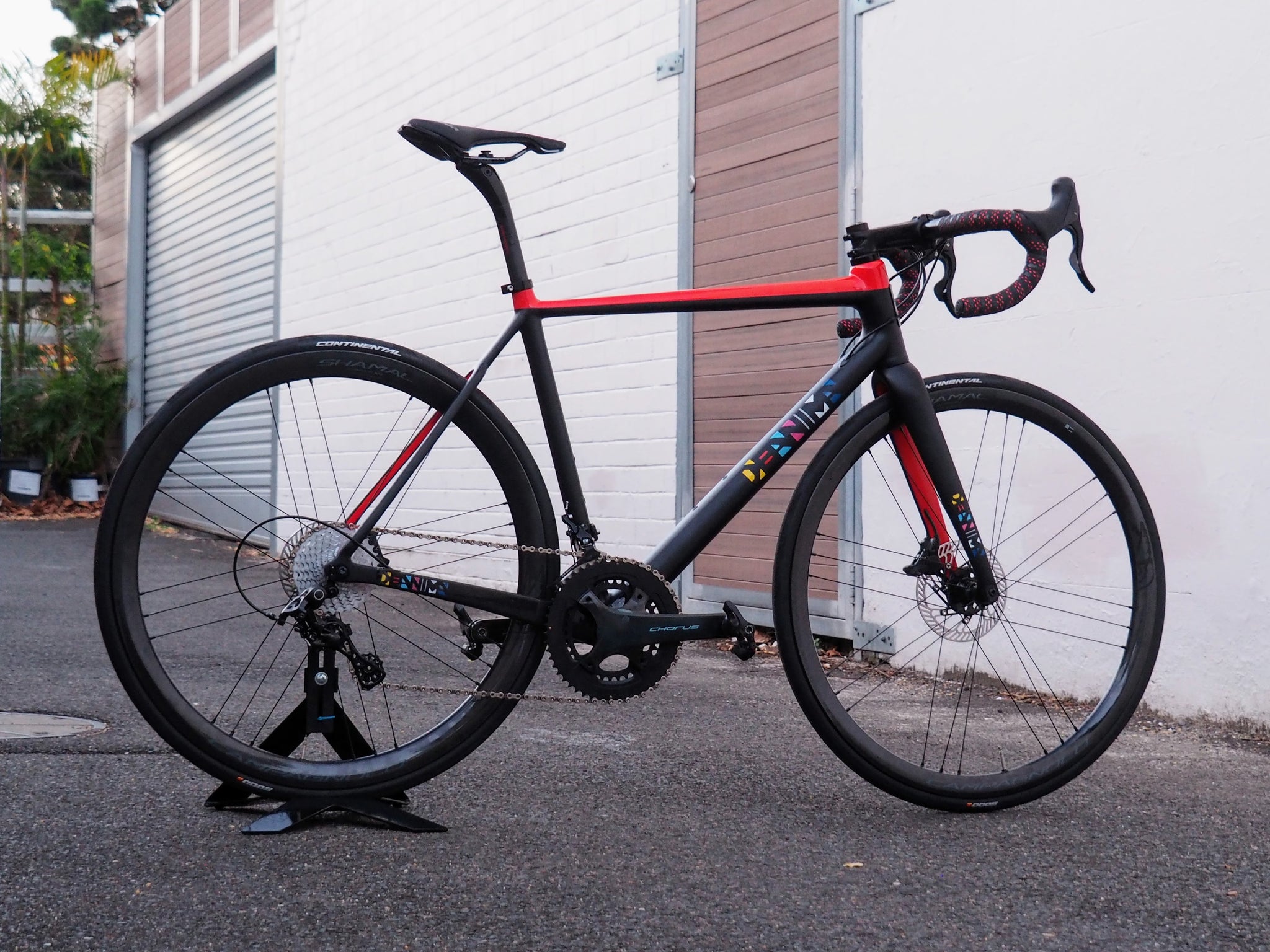 DEANIMA AMG+ CUSTOM CARBON ROAD BIKE