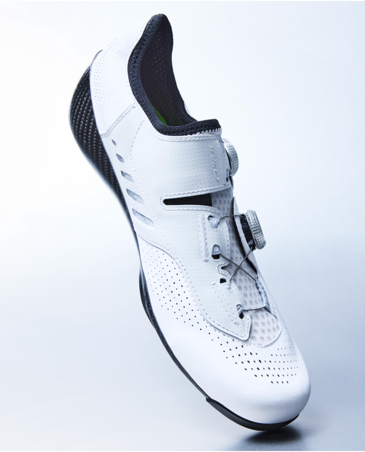 Side profile of Q36.5 Unique Pro shoes highlighting aerodynamic silhouette and carbon sole stiffness