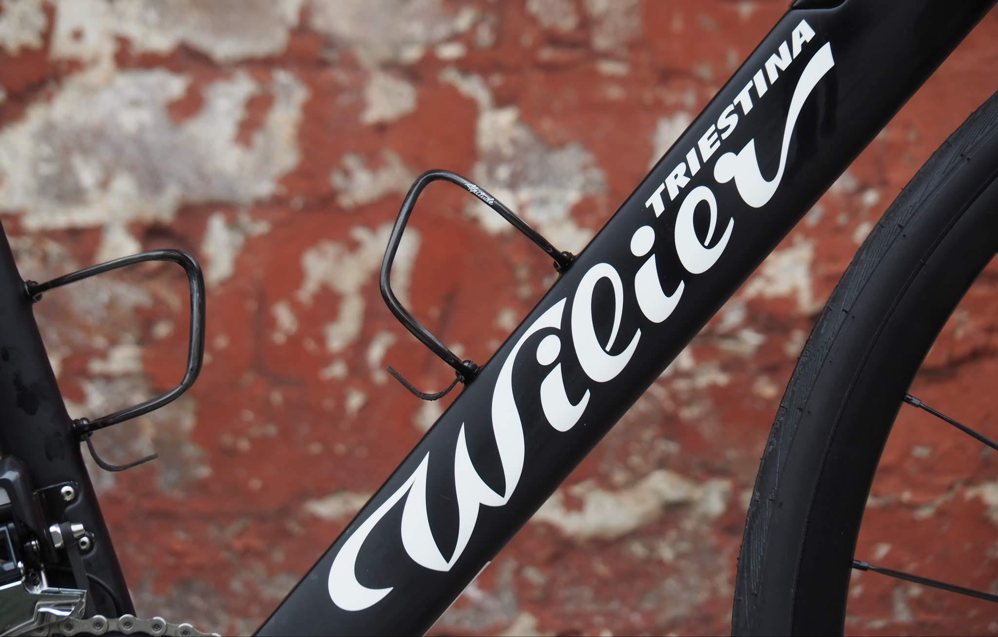 Best carbon bottle cage for road bike clearance